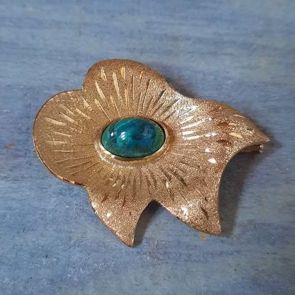 Vintage 18K Brushed Yellow Gold Custom Abstract Leaf Design Turquoise Brooch - Picture 2 of 16